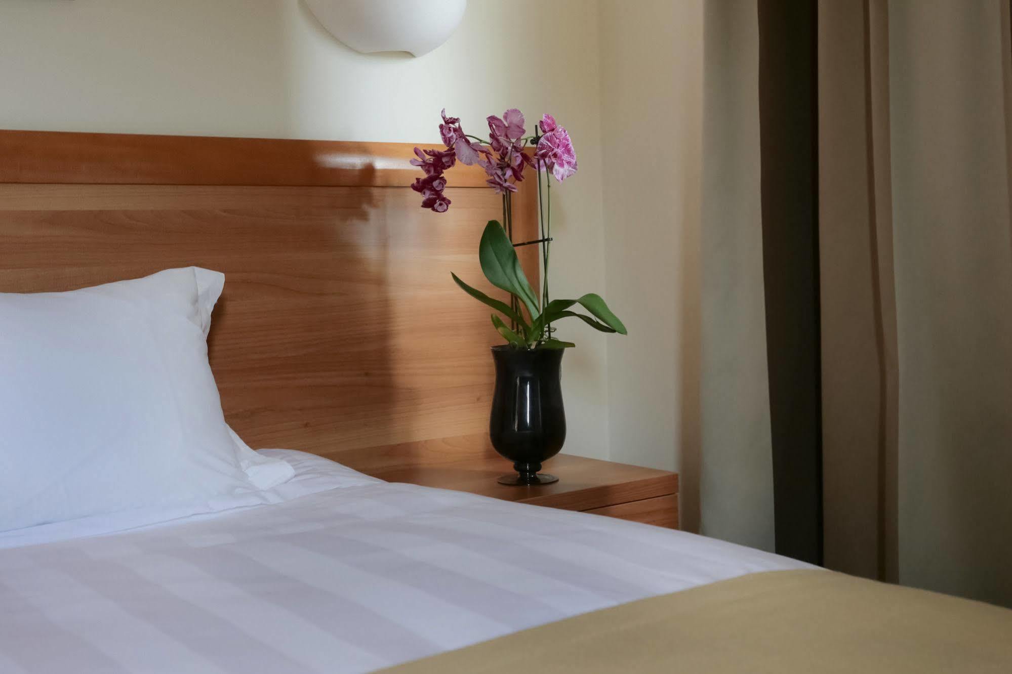 Chloe Luxury Hotel Kasztoriá Kültér fotó